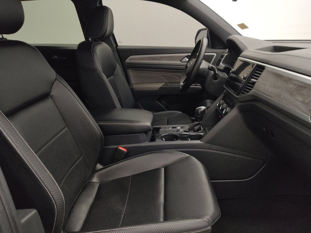 Used 2022 Volkswagen Atlas Cross Sport SE FWD image 21