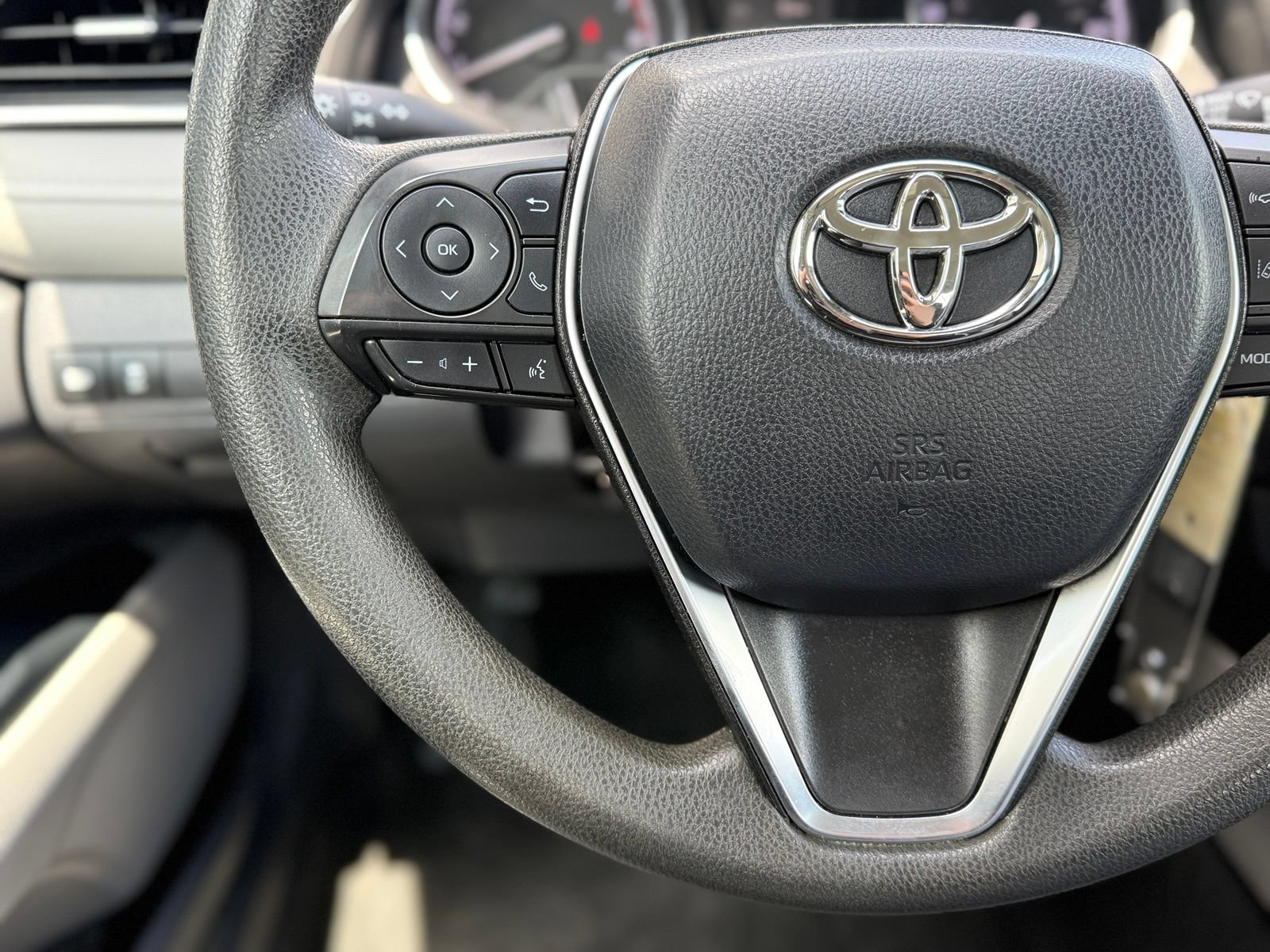 Used 2018 Toyota Camry LE FWD image 26