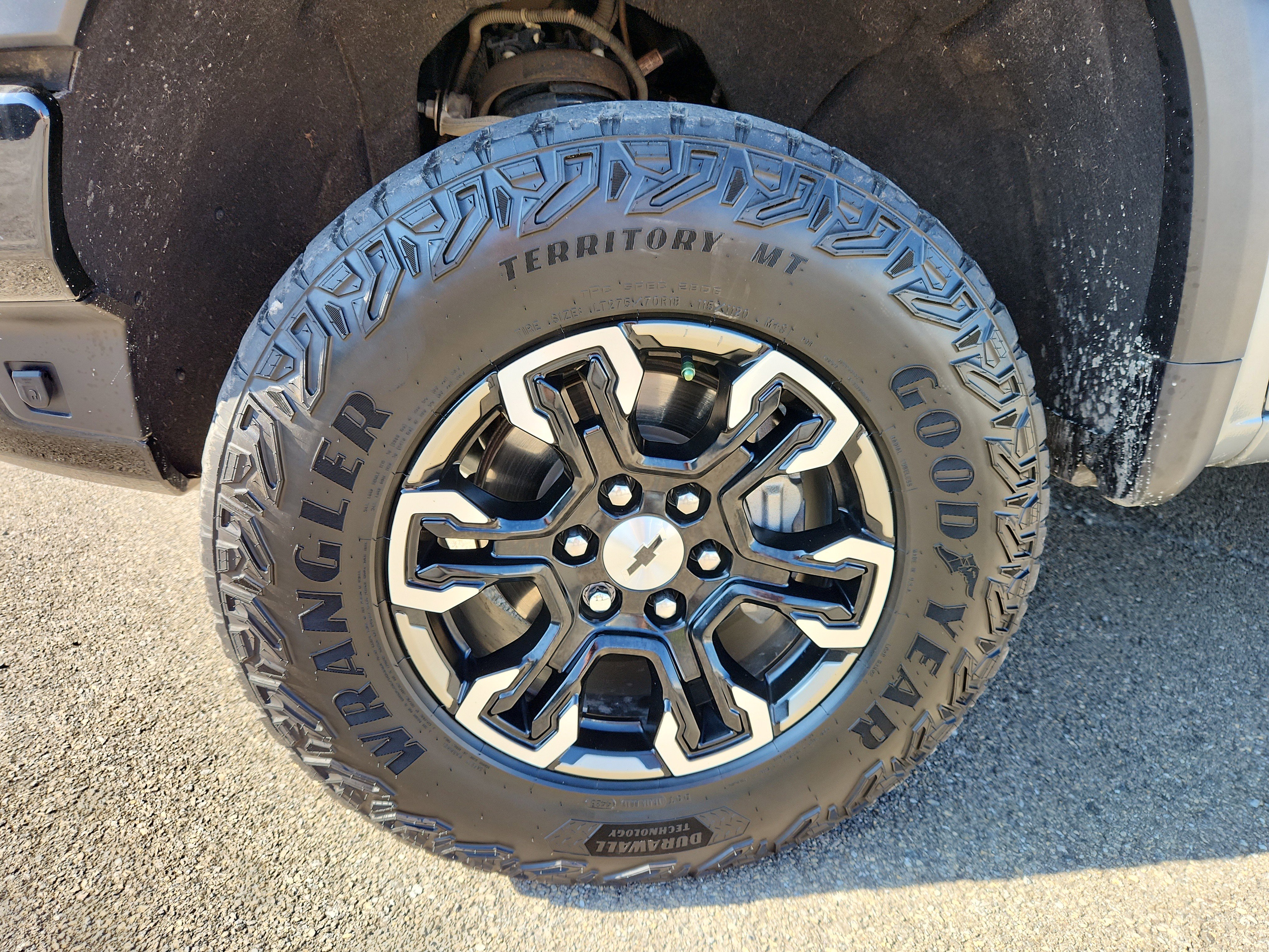 Used 2024 Chevrolet Silverado 1500 ZR2 w/ Technology Package image 56