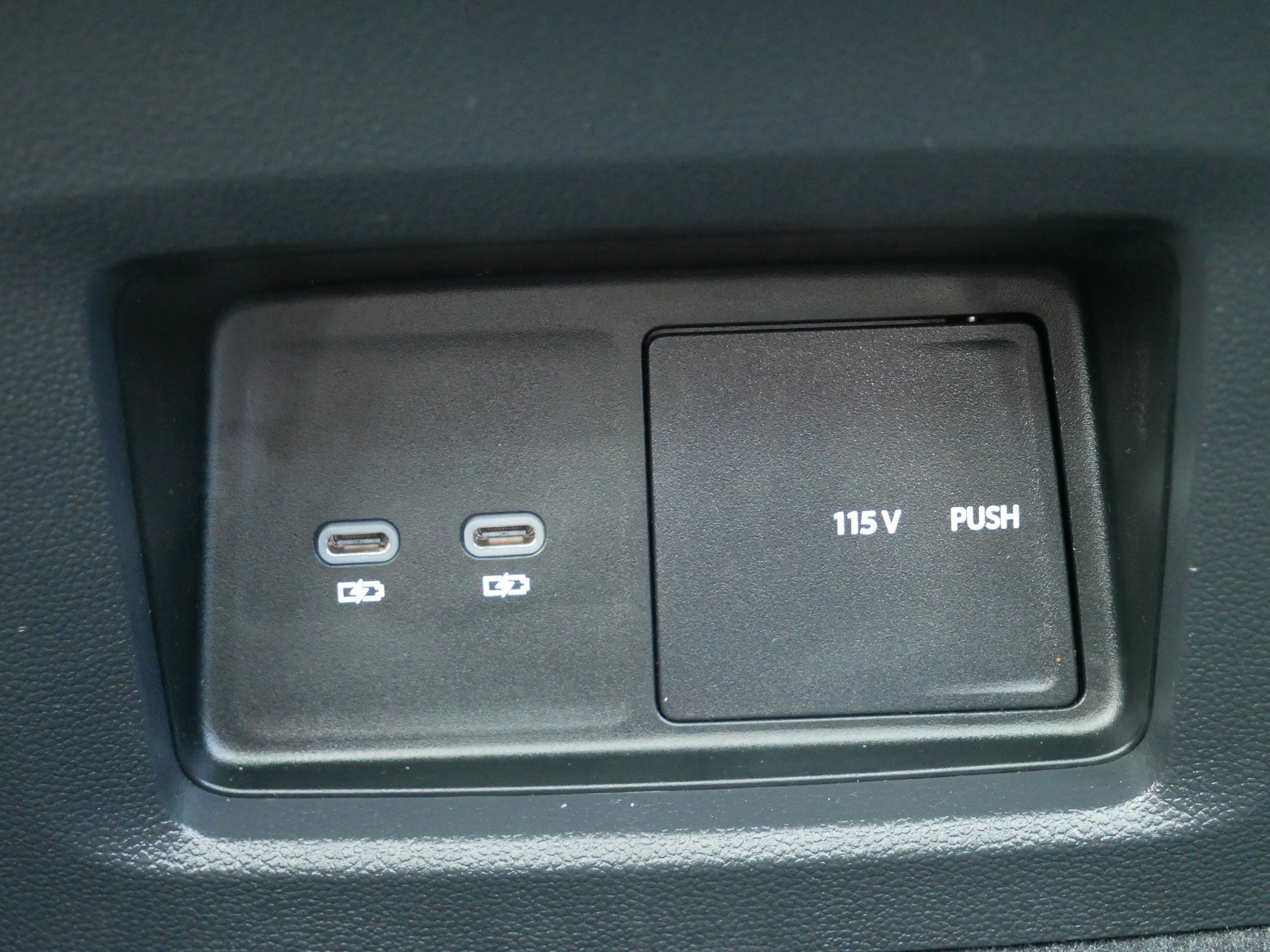 Certified 2025 Volkswagen Atlas Peak Edition SE image 21