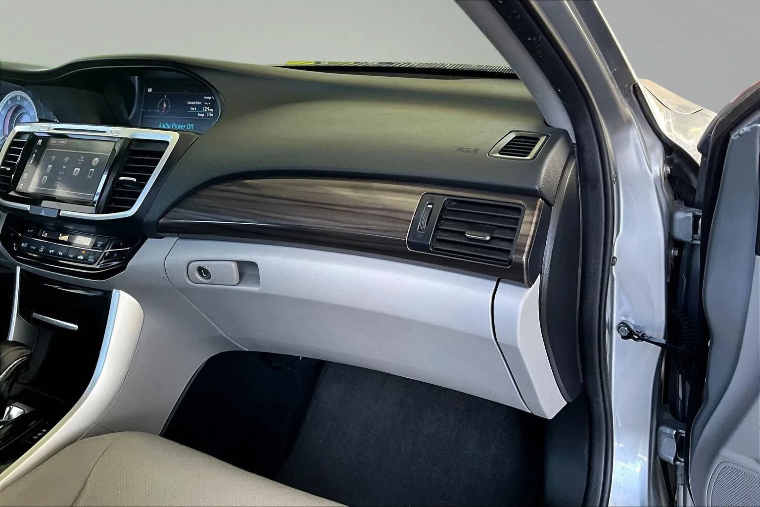 Used 2017 Honda Accord EX-L image 23