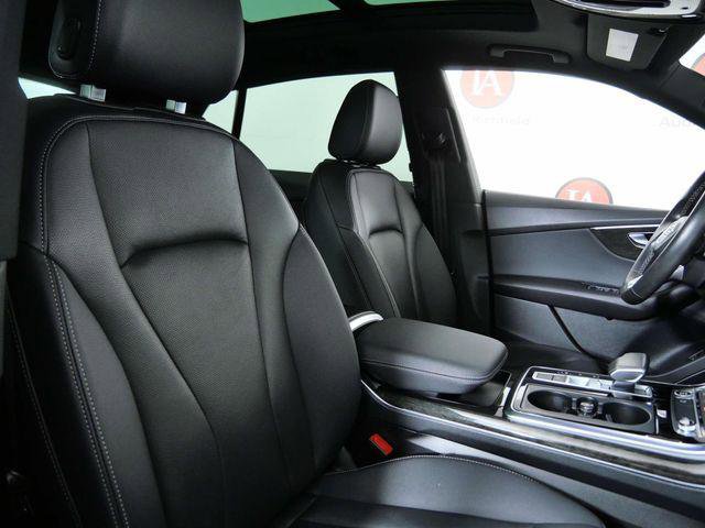 Used 2021 Audi Q8 Premium Plus AWD/4WD image 12