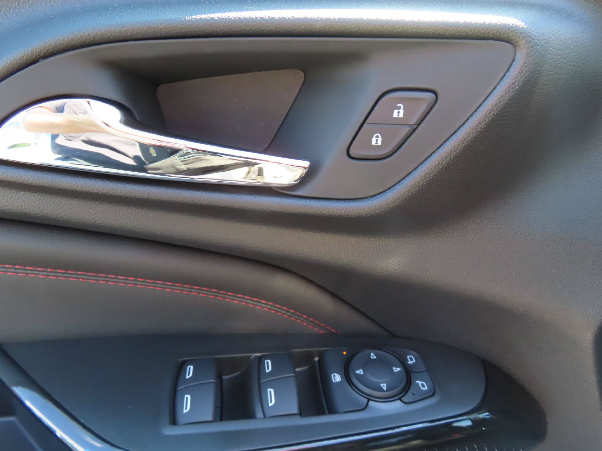 New 2026 Chevrolet Trax RS w/ Sunroof Package FWD image 13