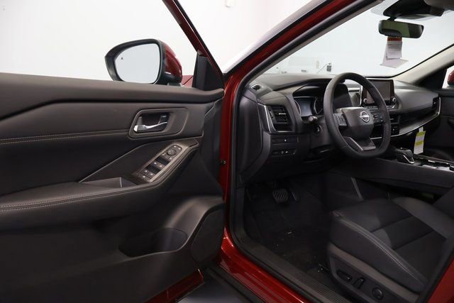 New 2026 Nissan Rogue SV image 6