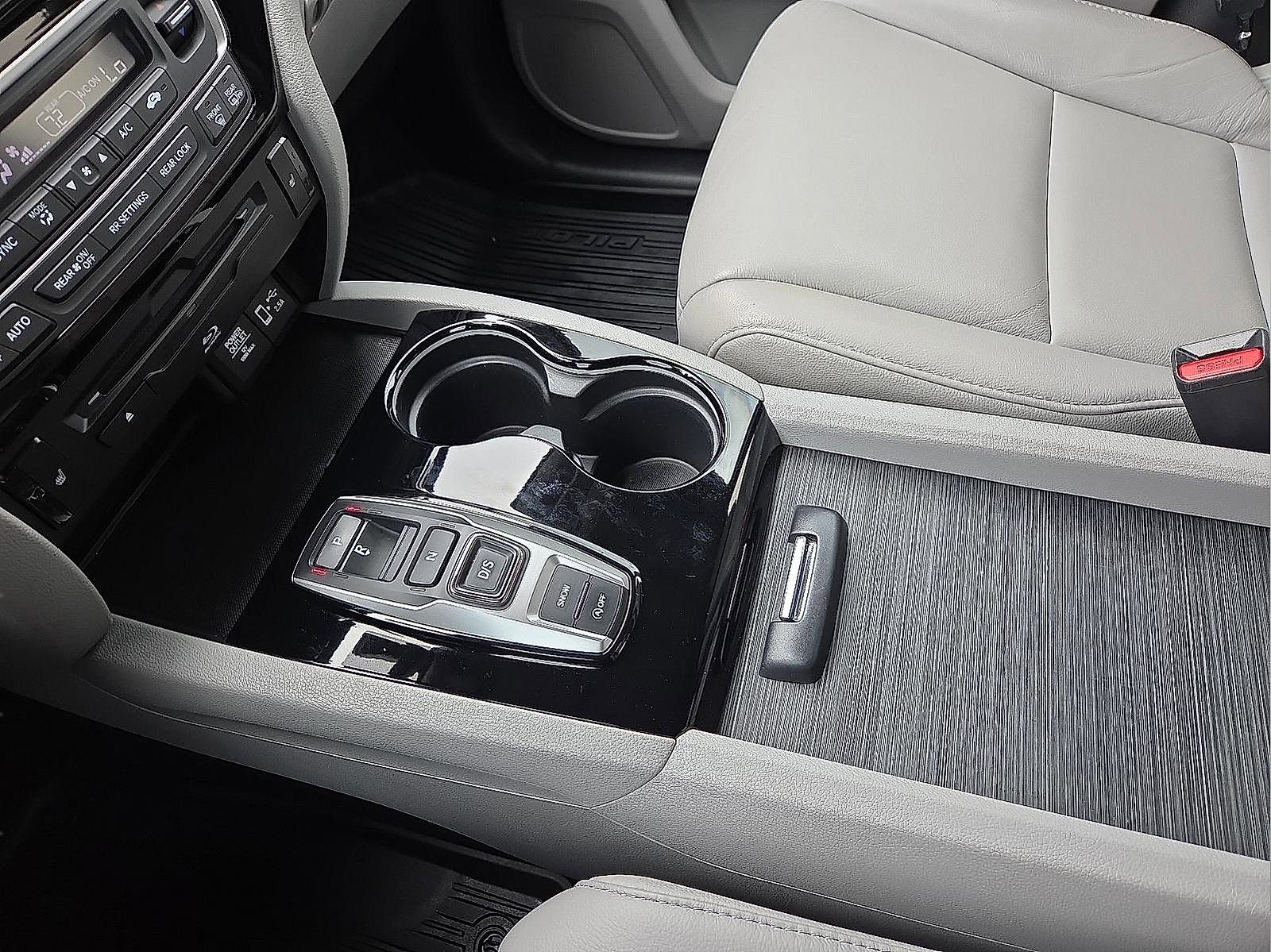 Used 2020 Honda Pilot Touring image 25