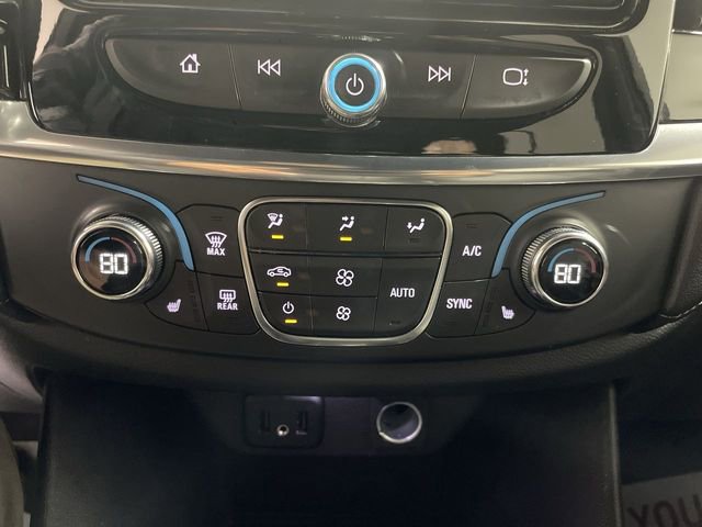 Used 2022 Chevrolet Traverse LT image 19