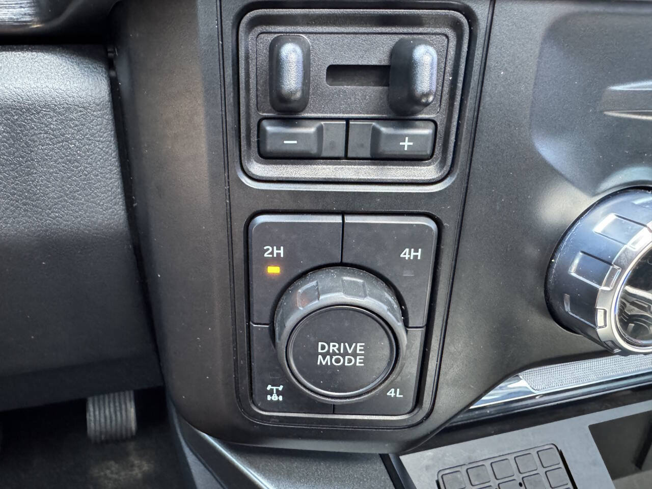 Used 2023 Ford F250 Lariat w/ Sport Appearance Package AWD/4WD image 26
