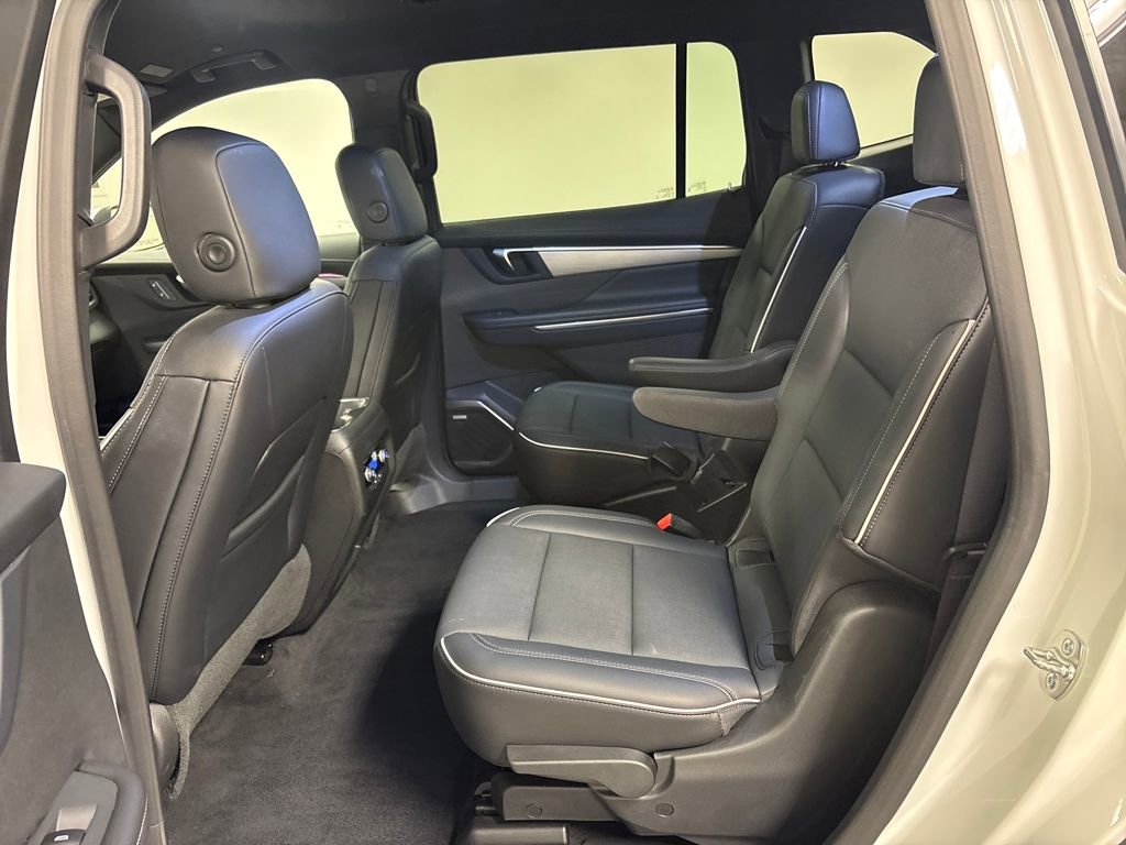 Certified 2025 Buick Enclave Preferred image 32