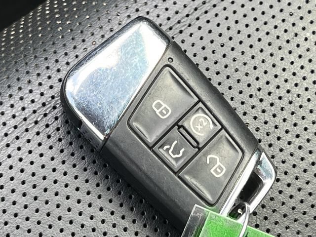 Used 2021 Volkswagen Atlas SEL Premium R-Line AWD/4WD image 29