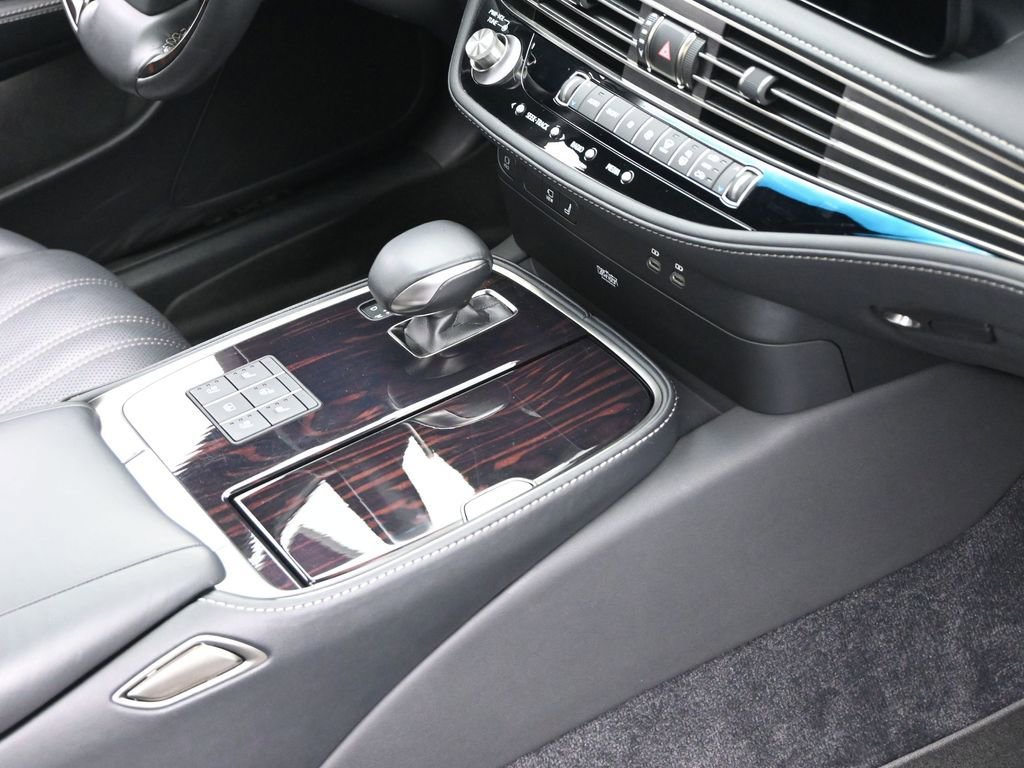 Used 2023 Lexus LS 500 AWD image 30