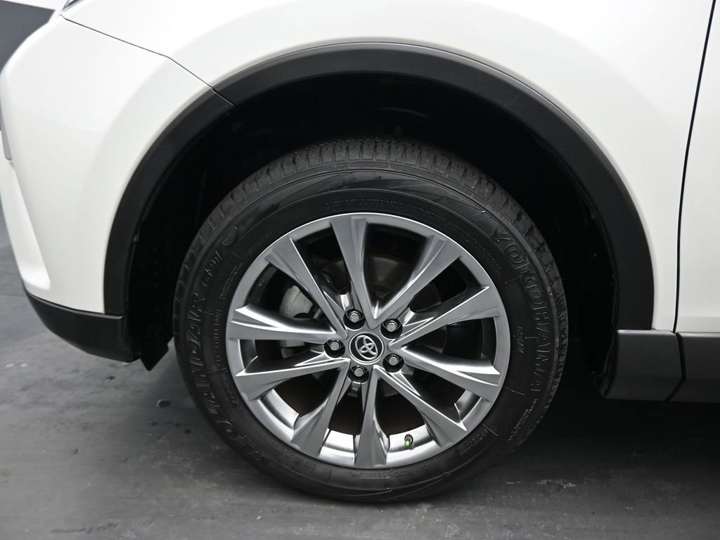 Used 2018 Toyota RAV4 Limited image 53