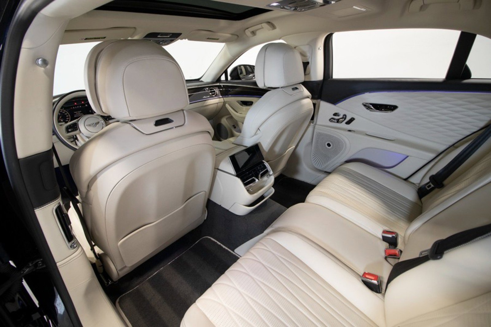 Used 2023 Bentley Flying Spur Azure image 47