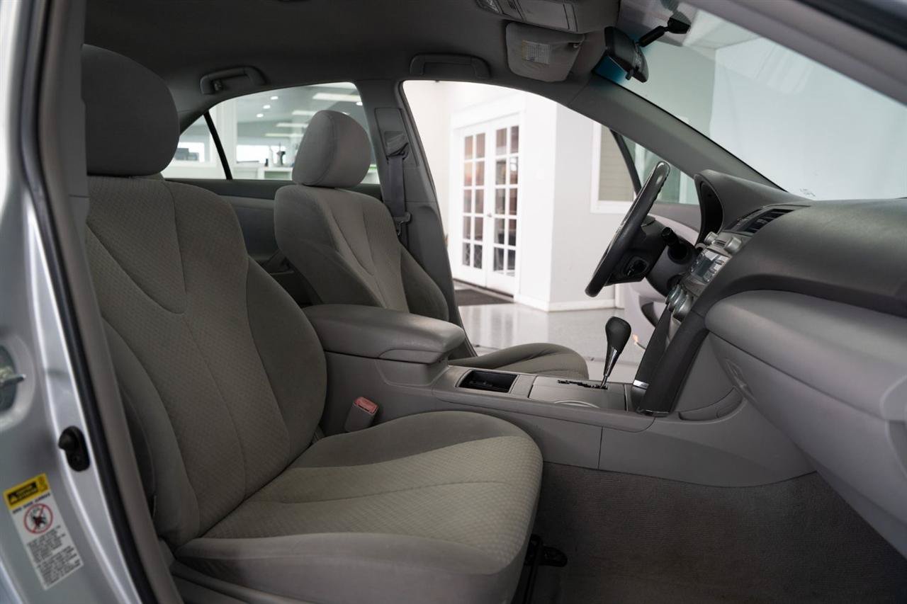 Used 2009 Toyota Camry FWD image 11