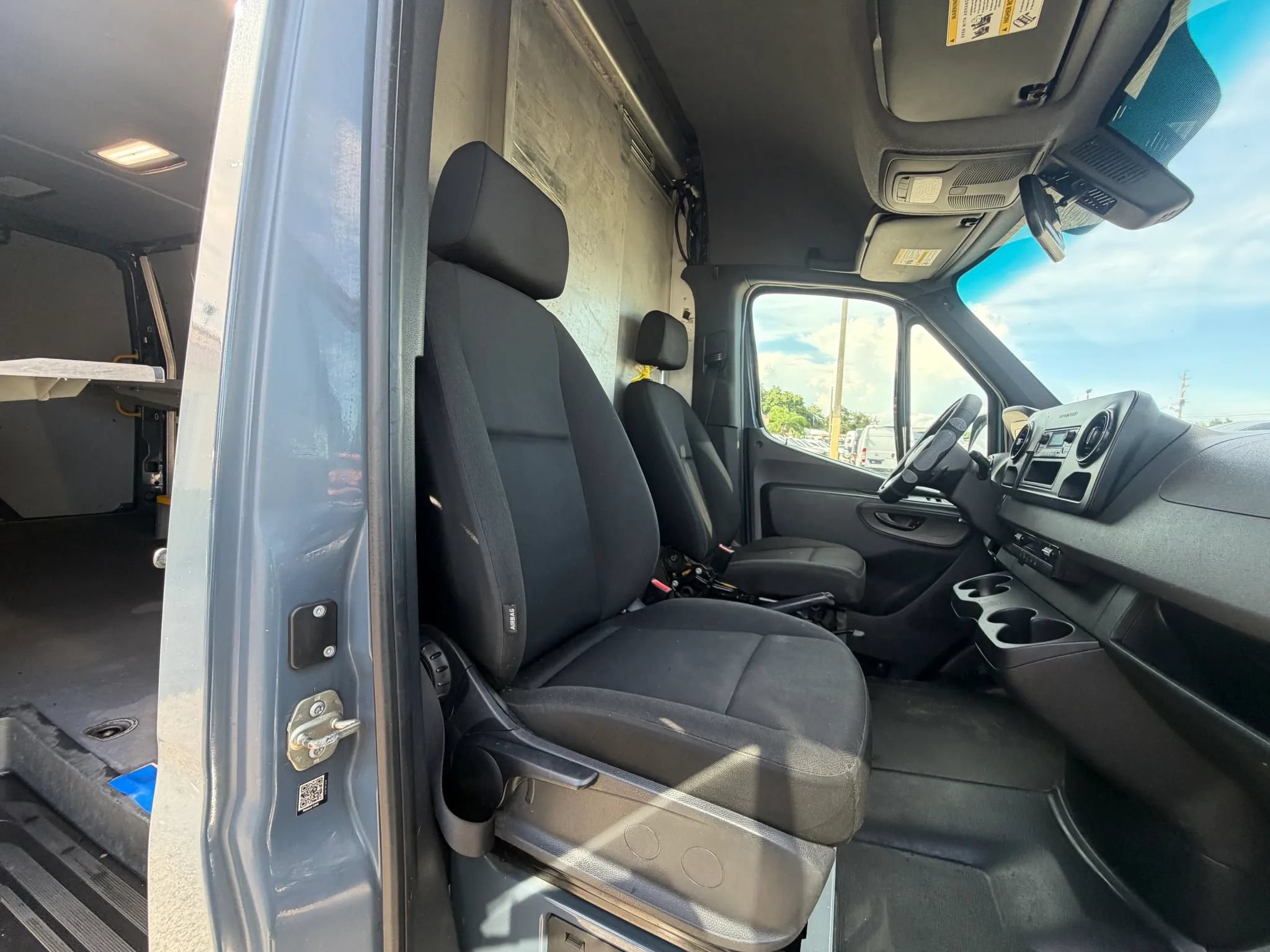 Used 2019 Mercedes-Benz Sprinter 170 image 17