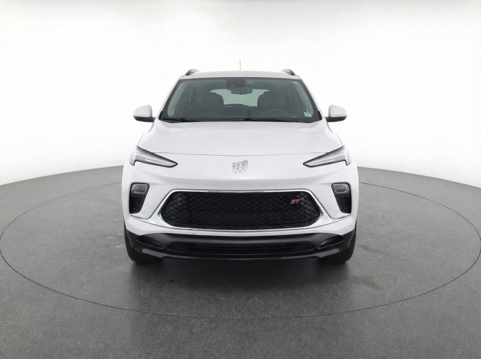 Used 2024 Buick Encore GX Sport Touring image 2