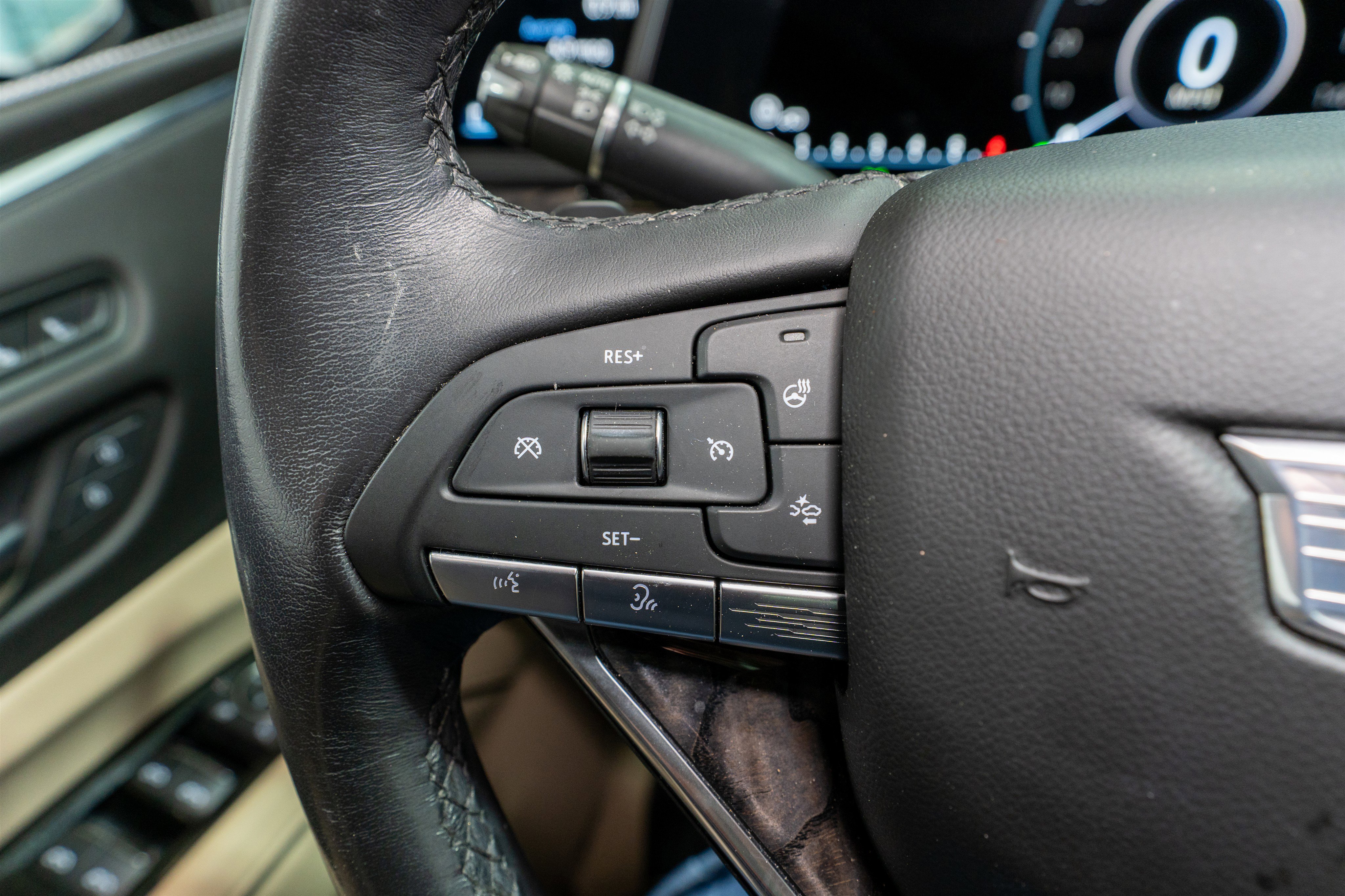 Used 2021 Cadillac Escalade Premium Luxury w/ Driver Assist Tech Package image 31