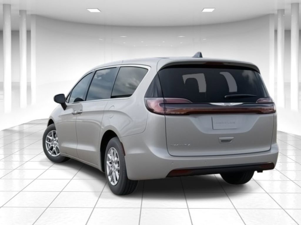 New 2026 Chrysler Pacifica Select w/ S Appearance Package image 3