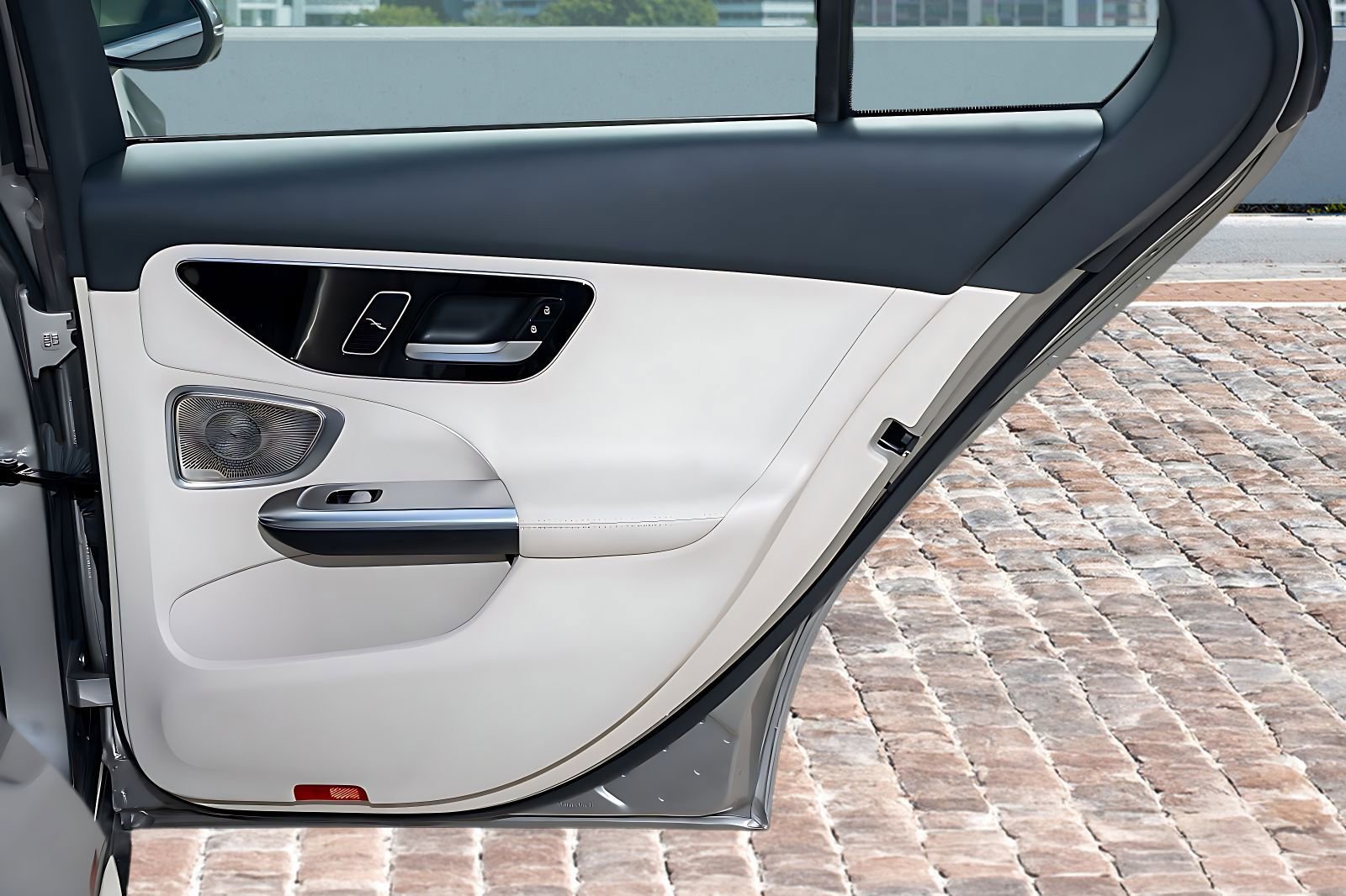 Used 2022 Mercedes-Benz C 300 4MATIC Sedan w/ Exclusive Trim Package image 15