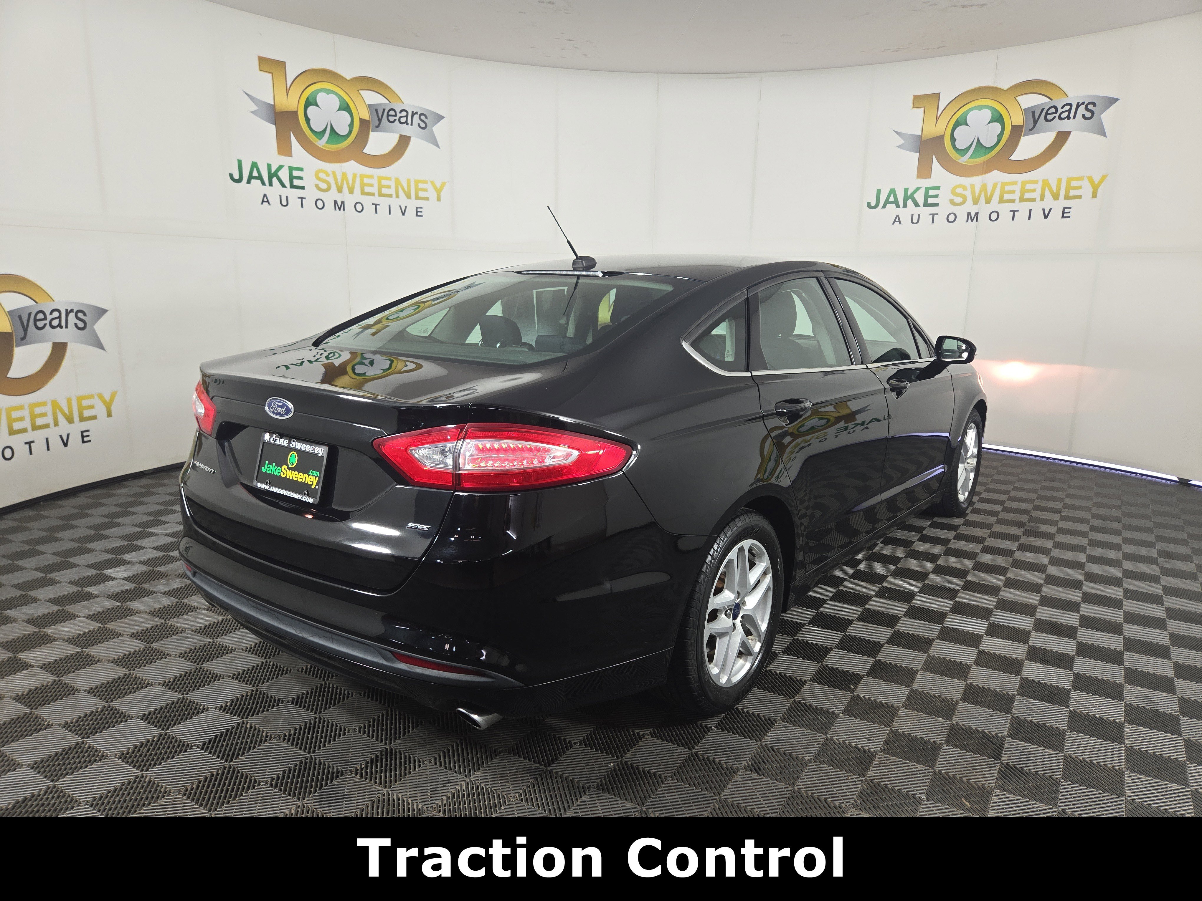 Used 2016 Ford Fusion SE image 10