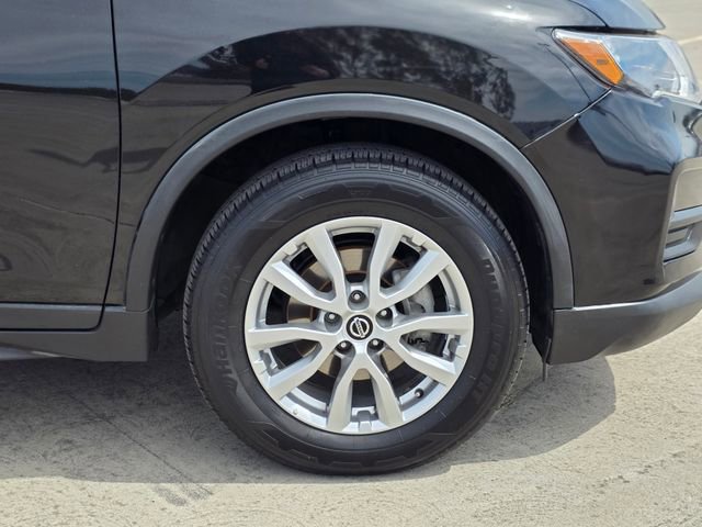 Used 2019 Nissan Rogue SV image 8