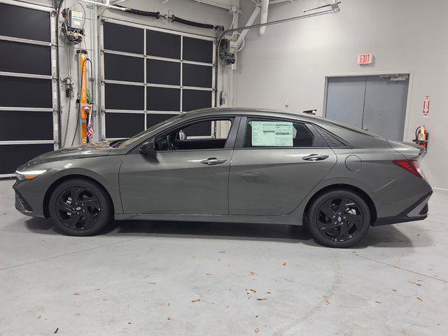 New 2026 Hyundai Elantra Sport w/ Cargo Package FWD image 4