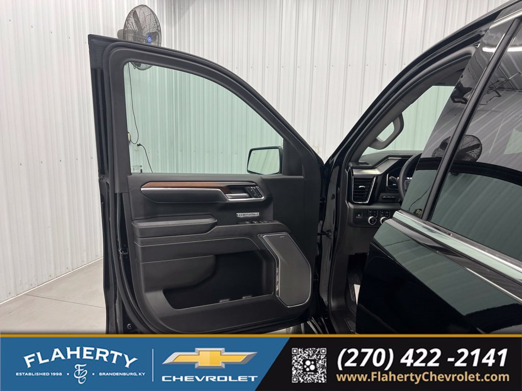Used 2025 GMC Sierra 1500 Denali w/ Denali Reserve Package AWD/4WD image 8