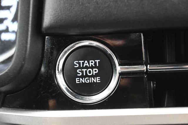 Used 2025 Mitsubishi Outlander SE FWD image 26