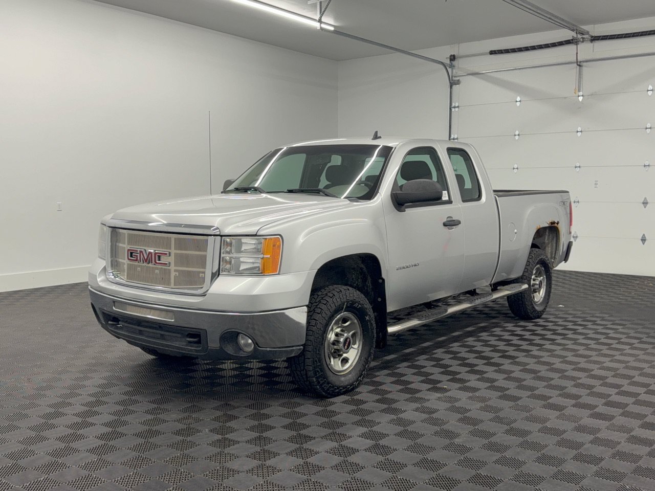 Used 2010 GMC Sierra 2500 W/T AWD/4WD image 1