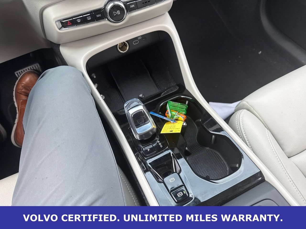 Certified 2026 Volvo XC40 B5 Plus AWD/4WD image 26
