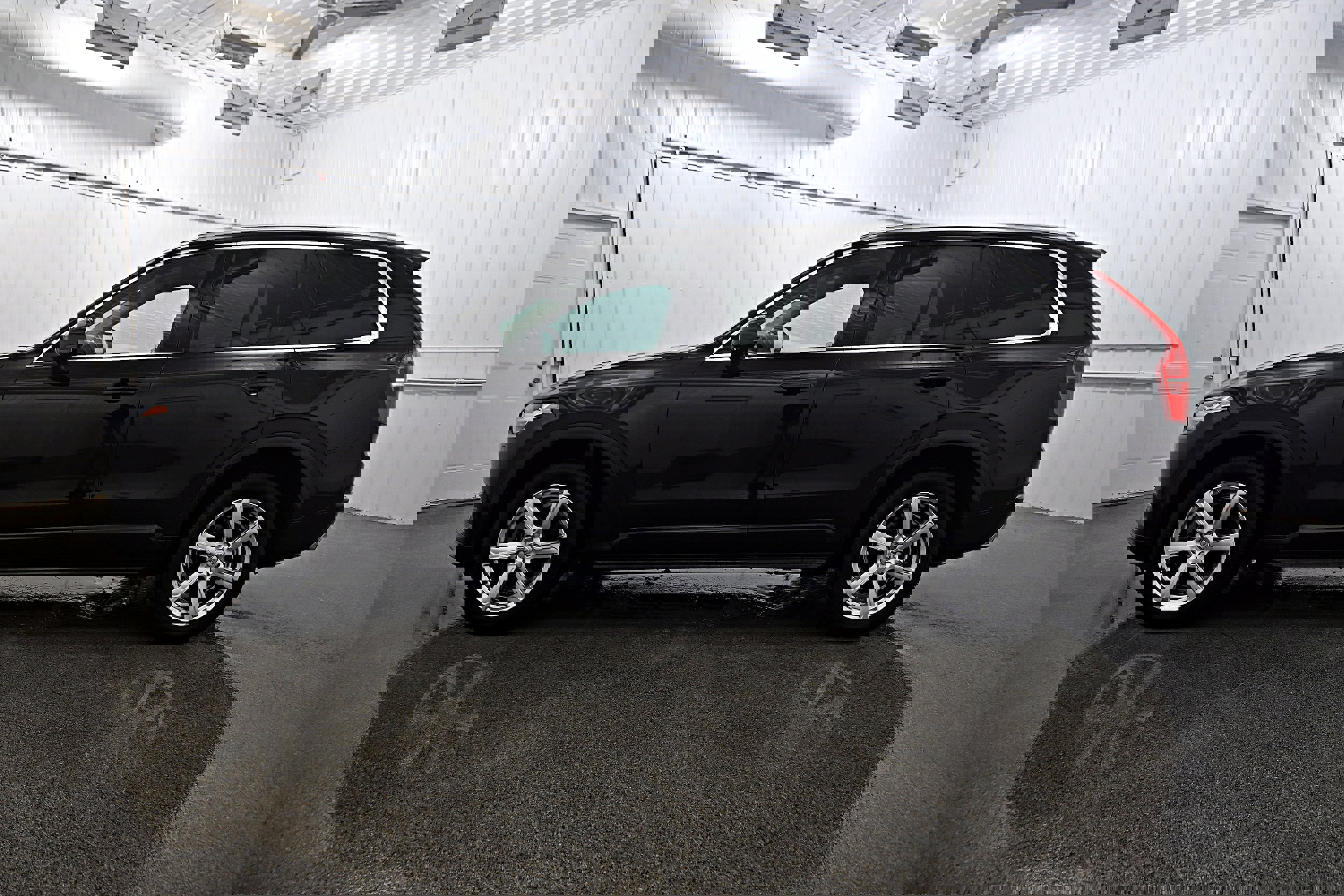 Used 2020 Volvo XC90 T6 Momentum image 24