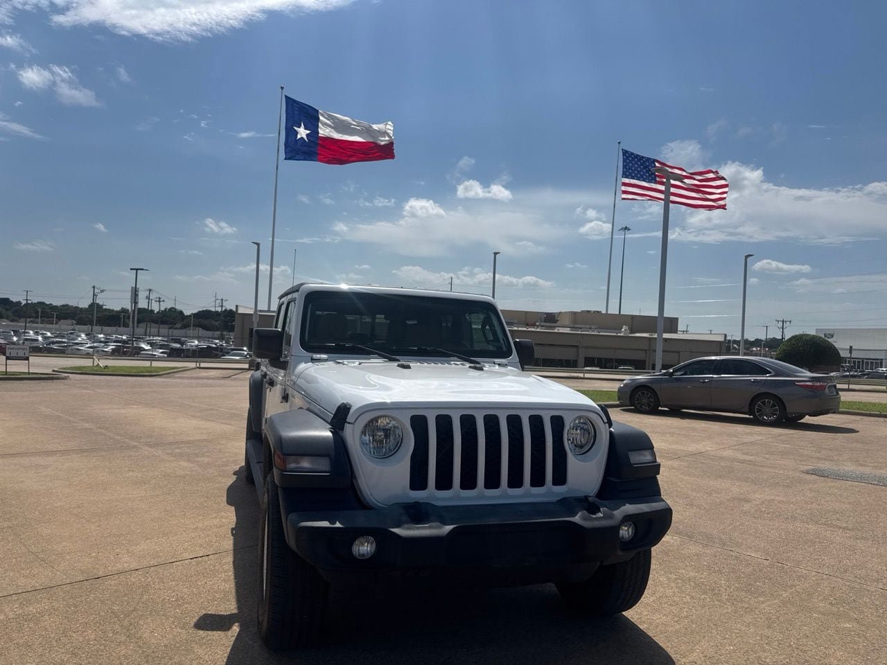 Used 2020 Jeep Gladiator Sport w/ Quick Order Package 24S AWD/4WD image 3