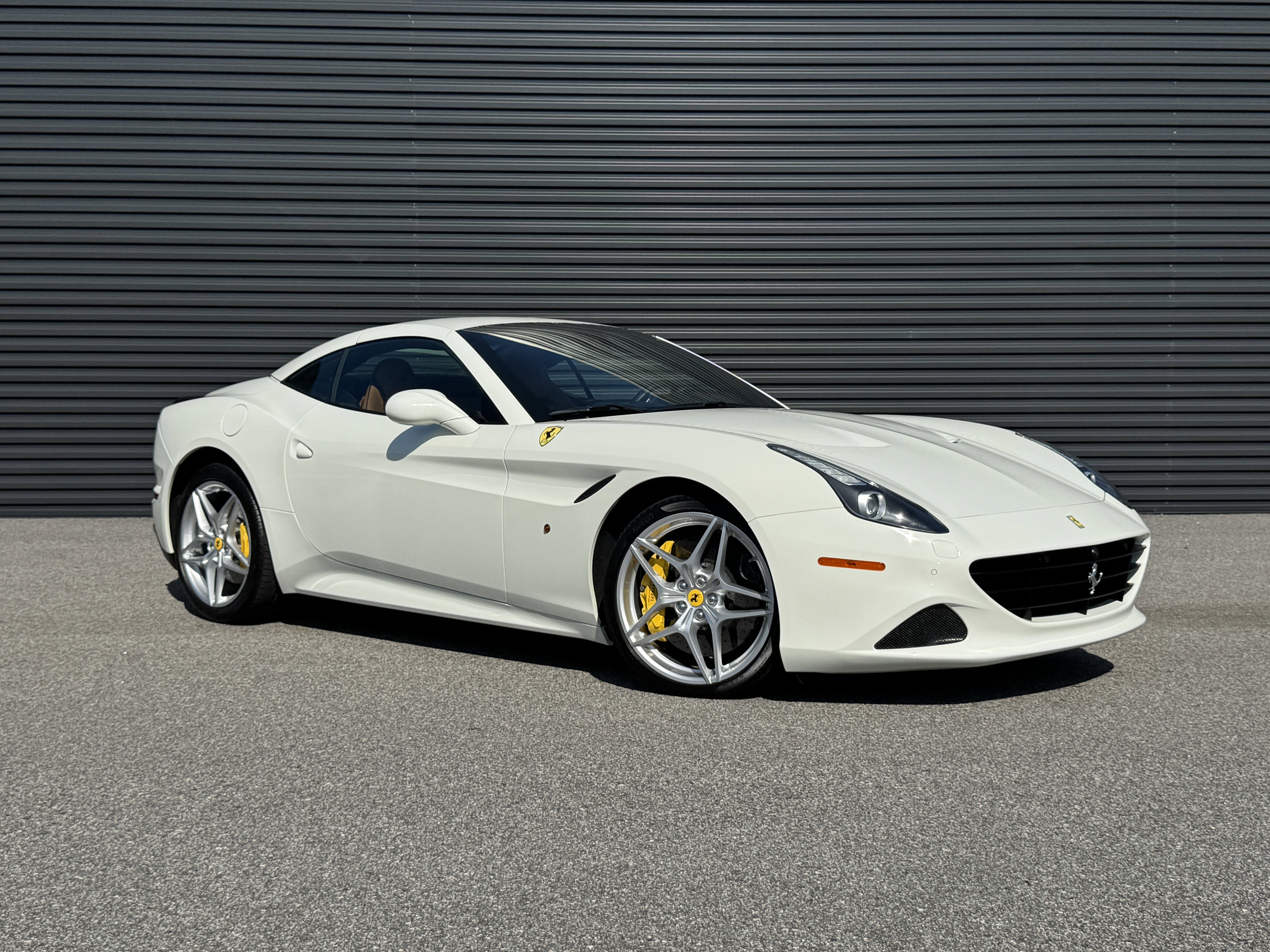 Used 2017 Ferrari California T image 17