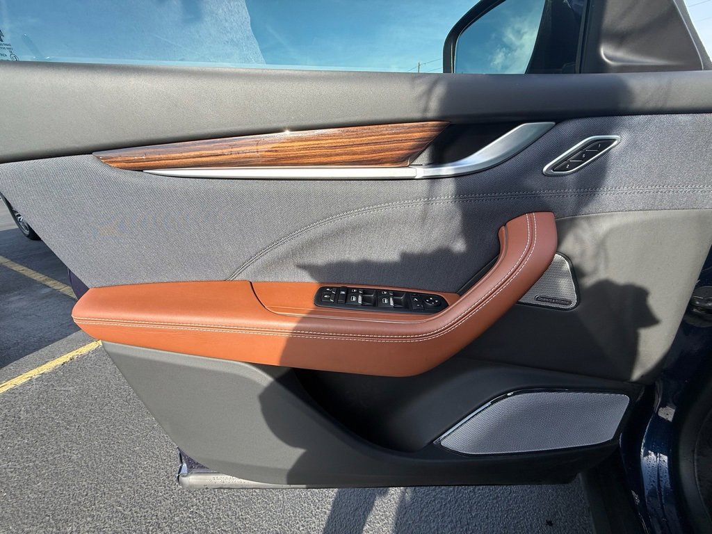 Used 2019 Maserati Levante GranLusso image 10