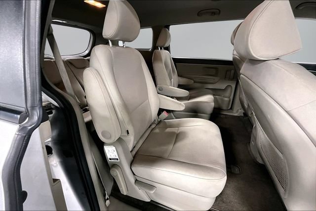 Used 2016 Kia Sedona L FWD image 24