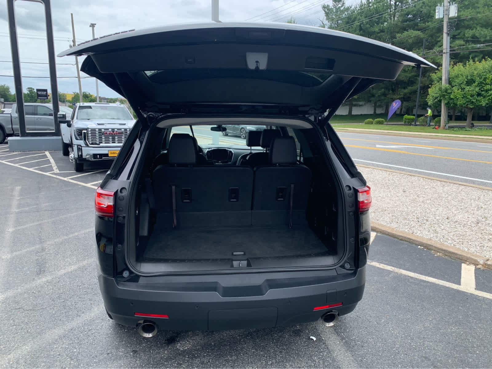 Used 2019 Chevrolet Traverse LT FWD image 5