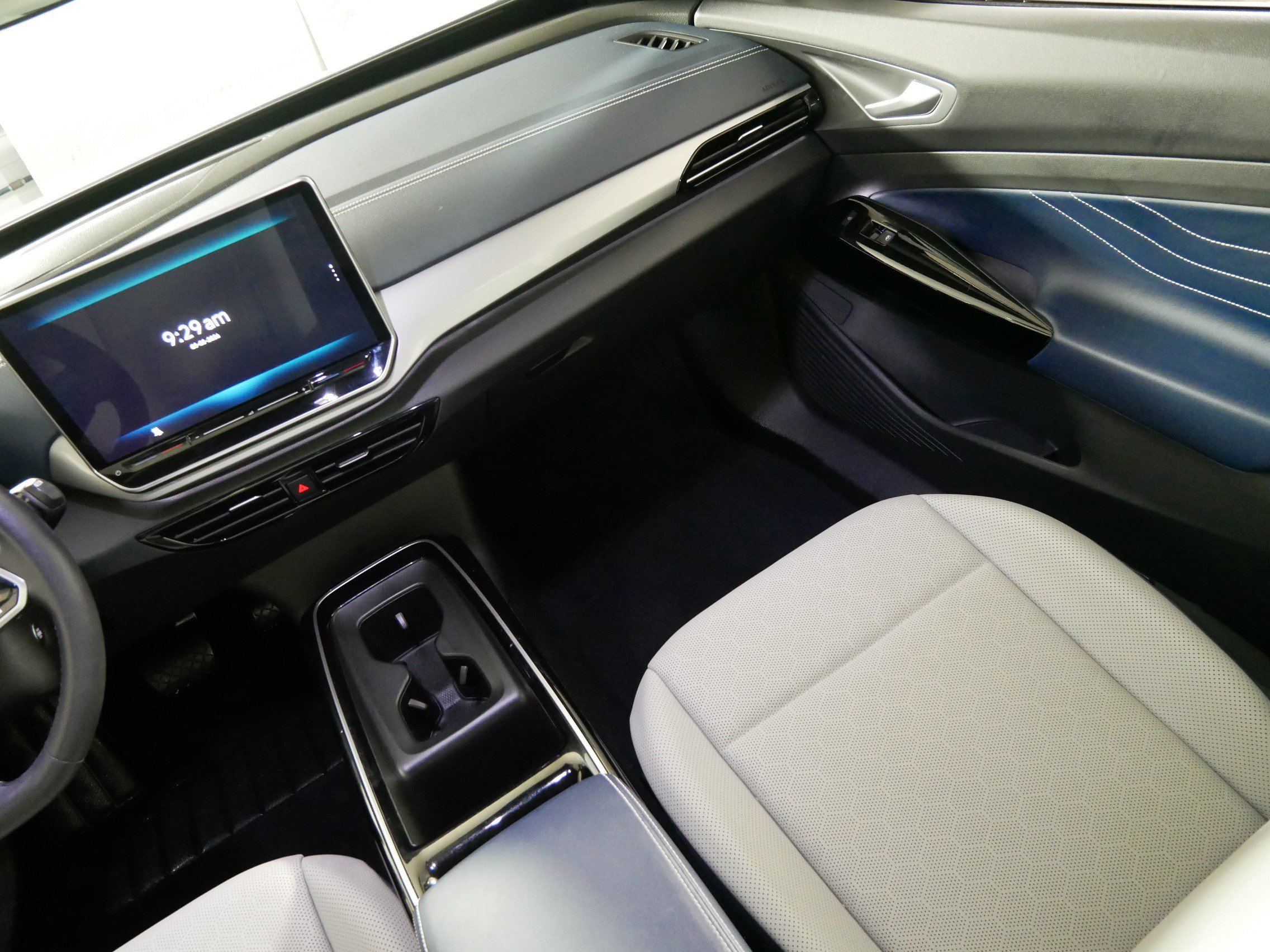 Certified 2025 Volkswagen ID.4 Pro S Plus image 11