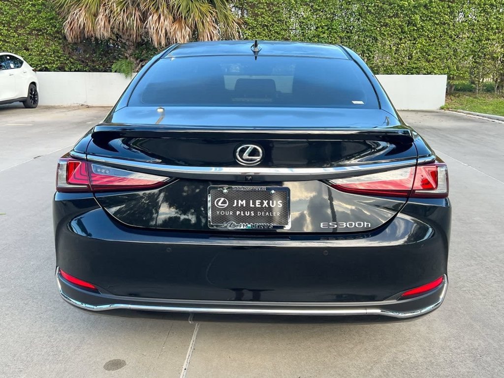 Certified 2024 Lexus ES 300h Ultra Luxury w/ Accessory Package (Z2) FWD image 6