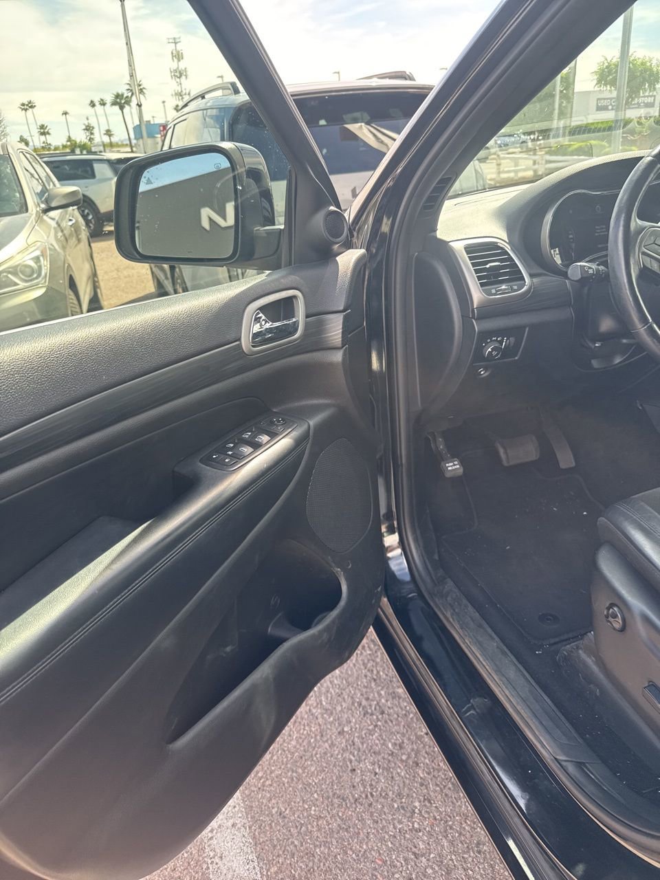 Used 2020 Jeep Grand Cherokee Altitude image 7