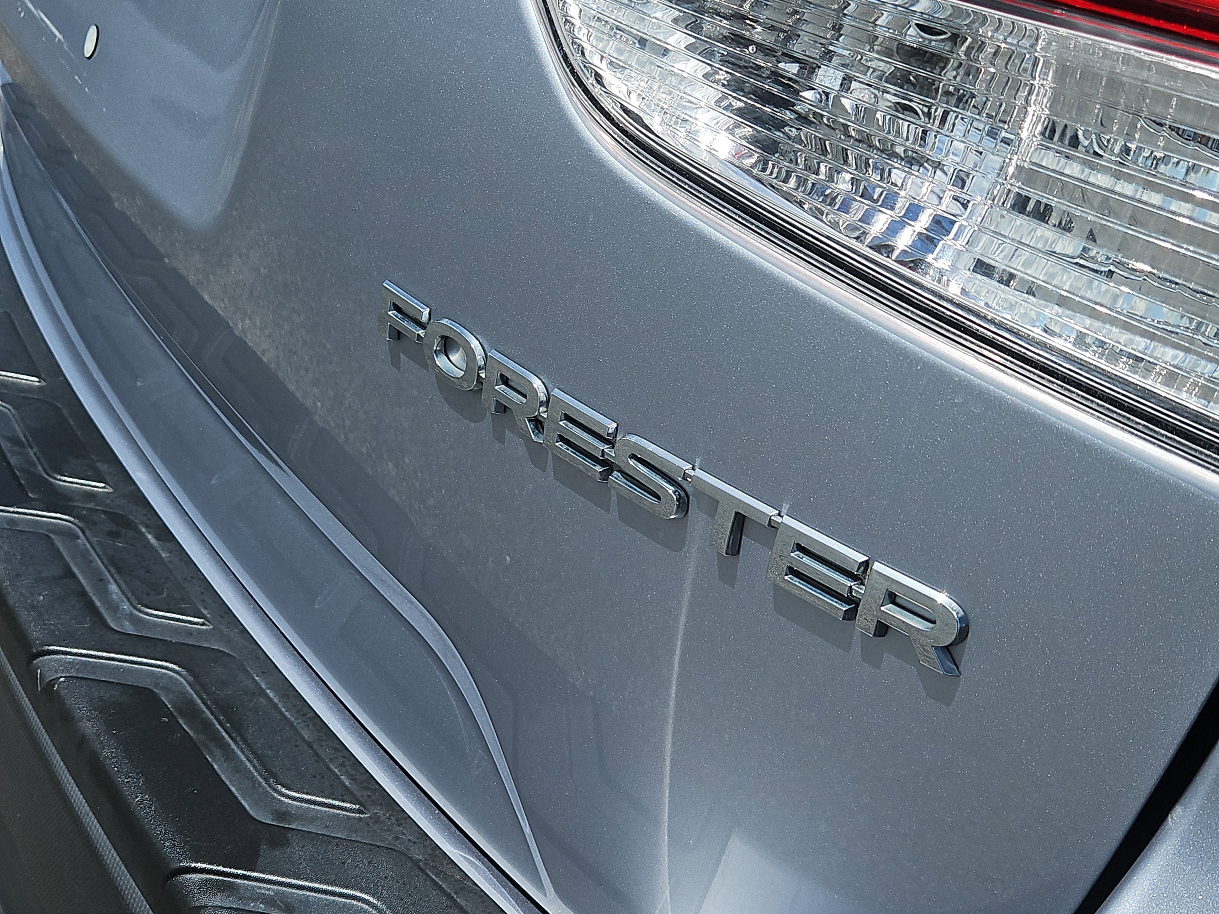 Used 2021 Subaru Forester AWD/4WD image 6