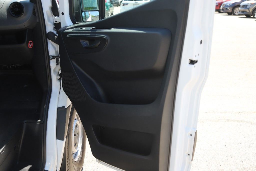 Used 2024 Mercedes-Benz Sprinter 2500 image 46