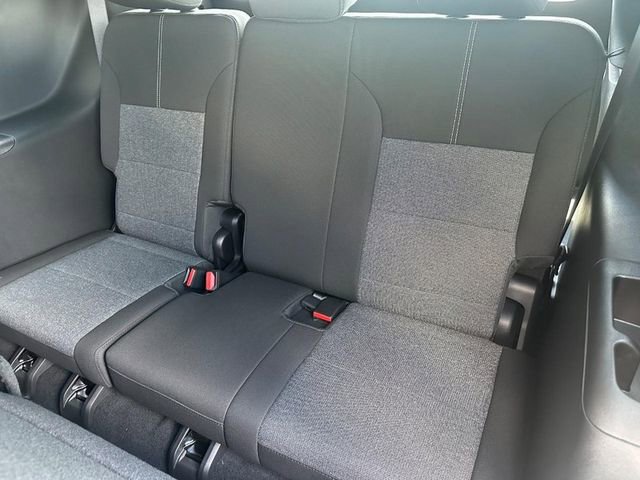 New 2025 GMC Acadia Elevation image 4