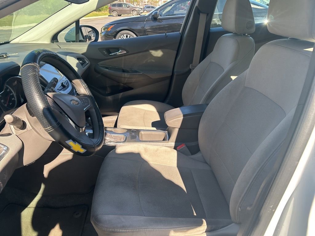 Used 2018 Chevrolet Cruze LT image 11