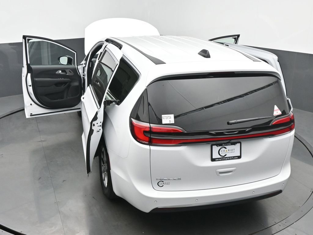 New 2027 Chrysler Pacifica Select FWD image 62