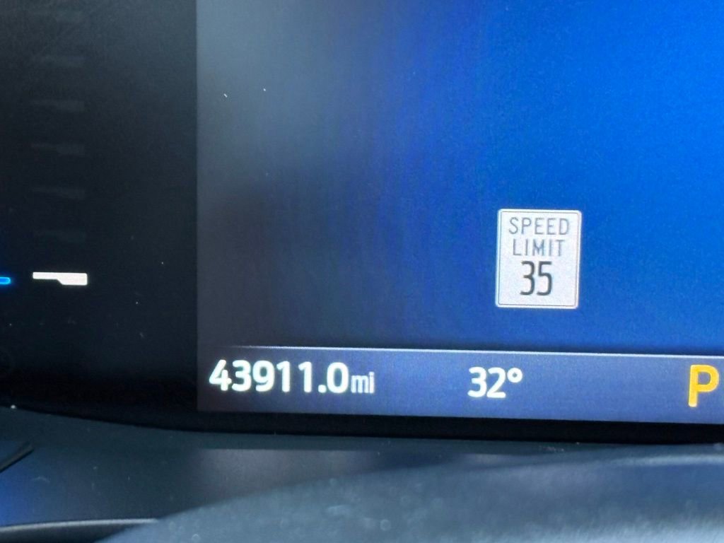 Used 2023 Ford Escape ST-Line w/ Tech Pack #1 image 32