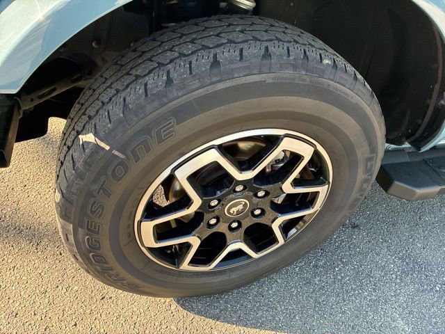 Used 2022 Ford Bronco Outer Banks image 11