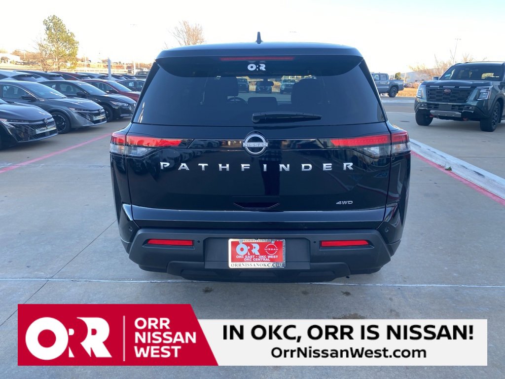 Used 2024 Nissan Pathfinder S image 4