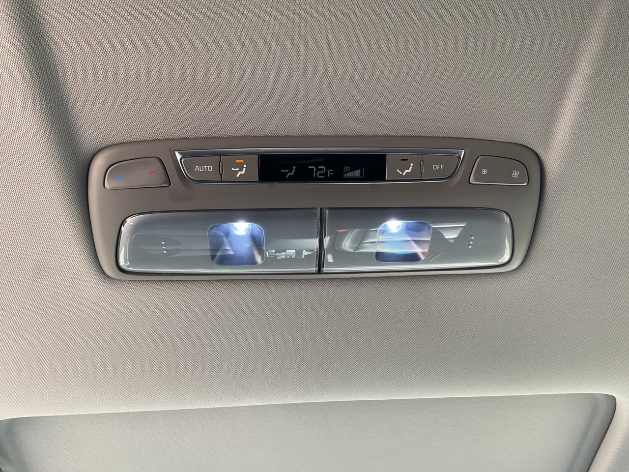 Used 2025 Kia Telluride S FWD image 14