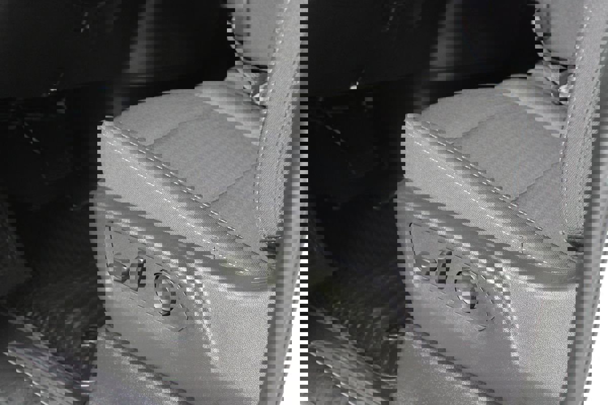 Used 2025 GMC Sierra 1500 Elevation image 9