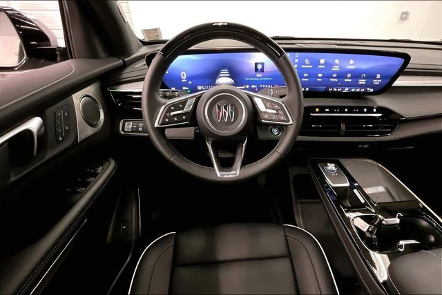 Used 2025 Buick Enclave Avenir w/ Super Cruise Package image 6