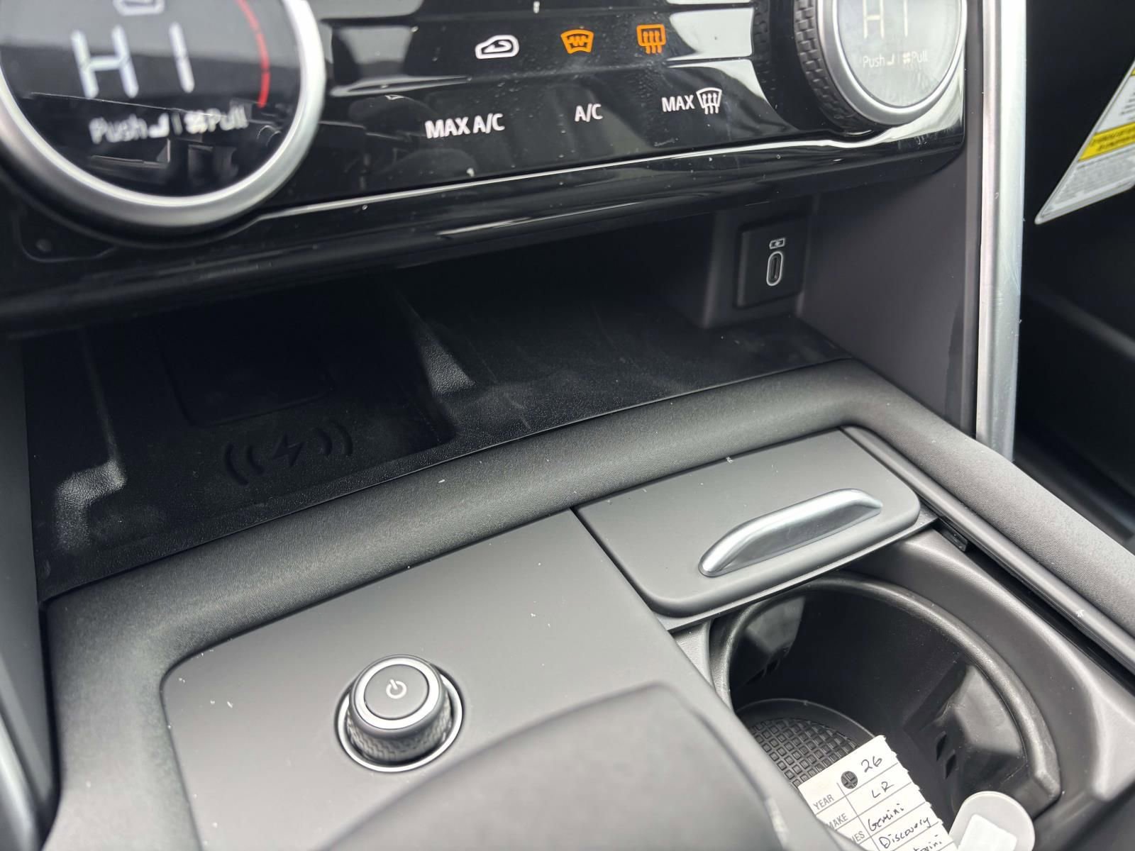 New 2026 Land Rover Discovery Limited Edition AWD/4WD image 18